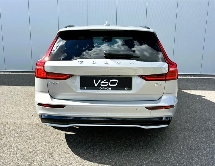 Volvo V60 4