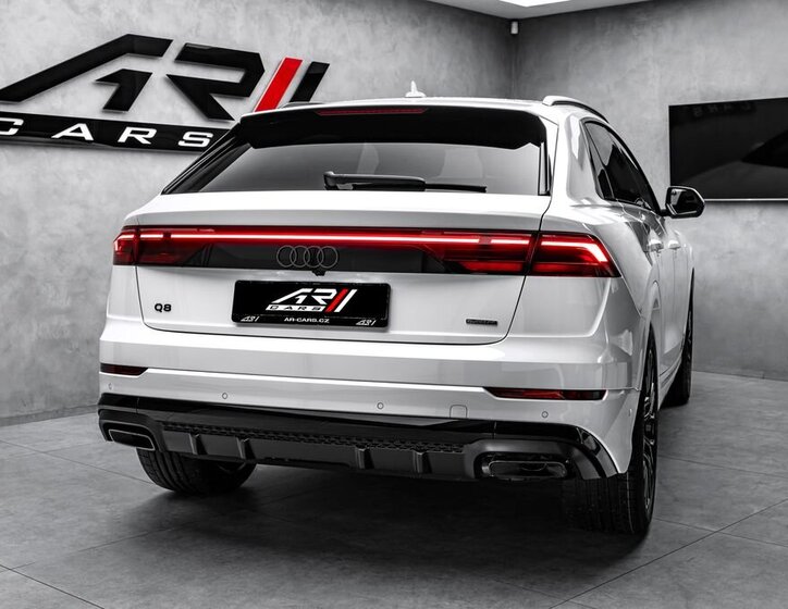 Audi Q8 SUV 3,0 l 210 kw