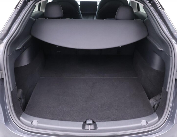 Tesla Model Y SUV / Terénní 0,0 378 kw