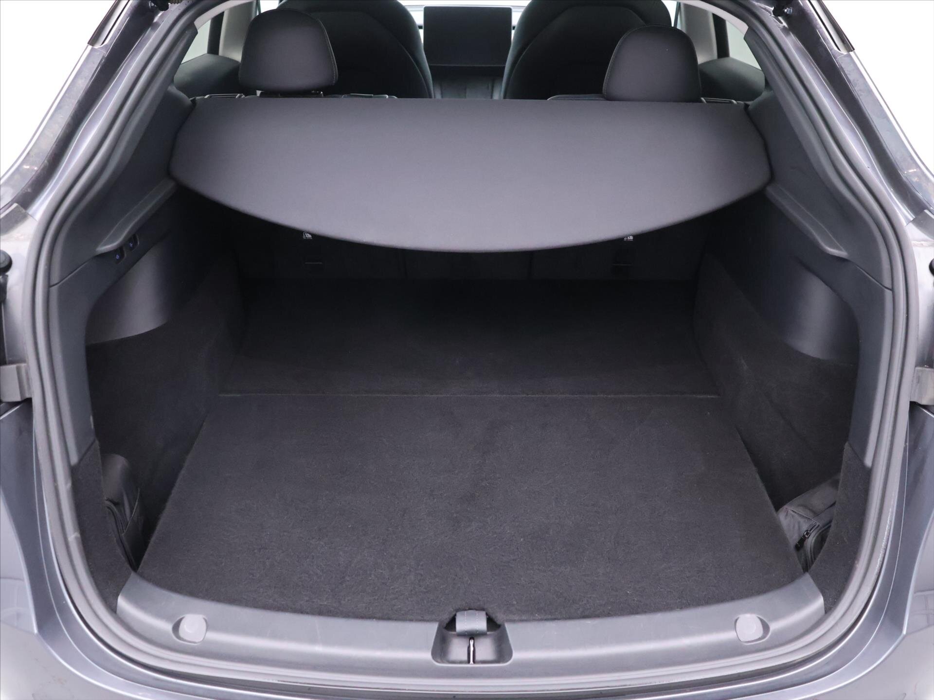 Tesla Model Y SUV / Terénní 0,0 378 kw