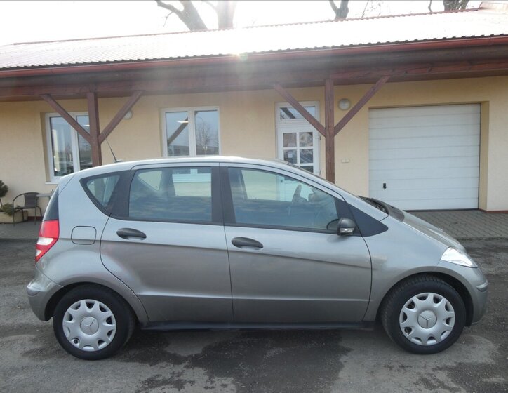 Mercedes-Benz Třídy A Hatchback 1,7 l 85 kw