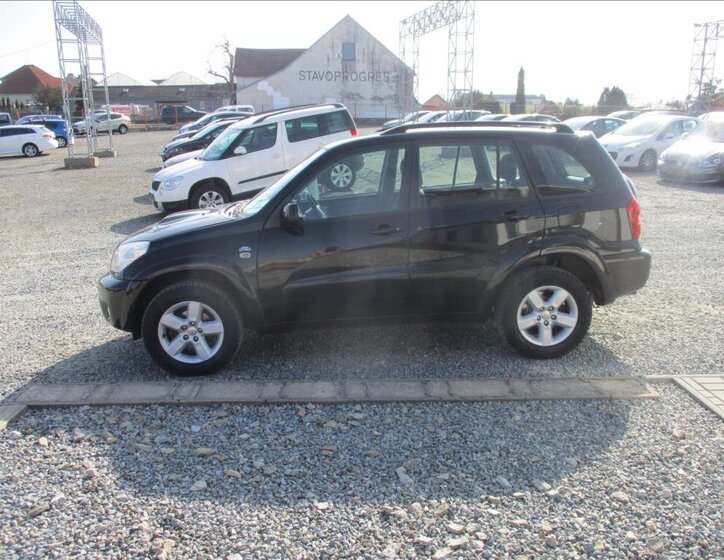 Toyota RAV4 SUV / Terénní 2,0 l 85 kw