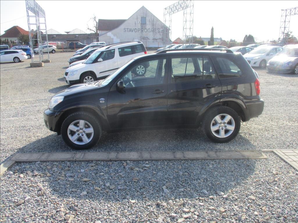 Toyota RAV4 SUV / Terénní 2,0 l 85 kw