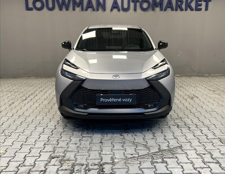 Toyota C-HR 4