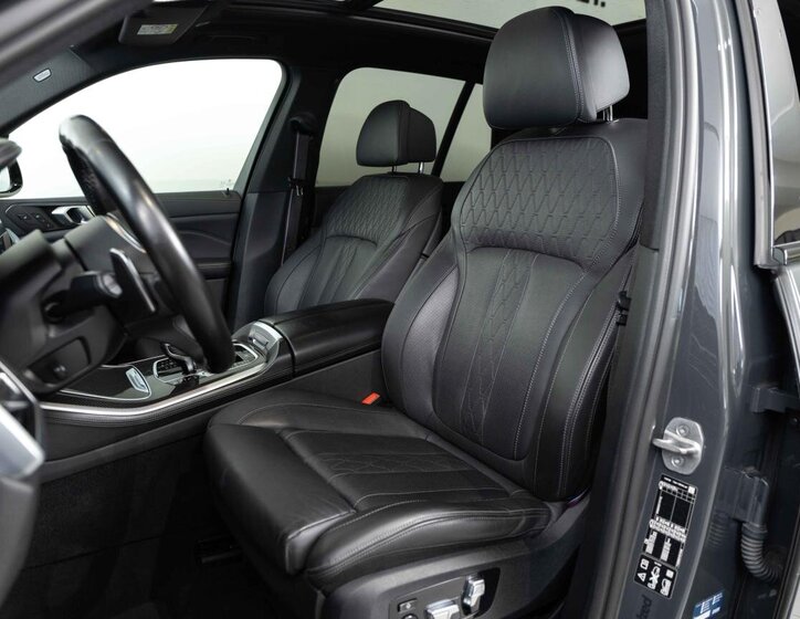 BMW X5 SUV / Terénní 4,4 l 390 kw