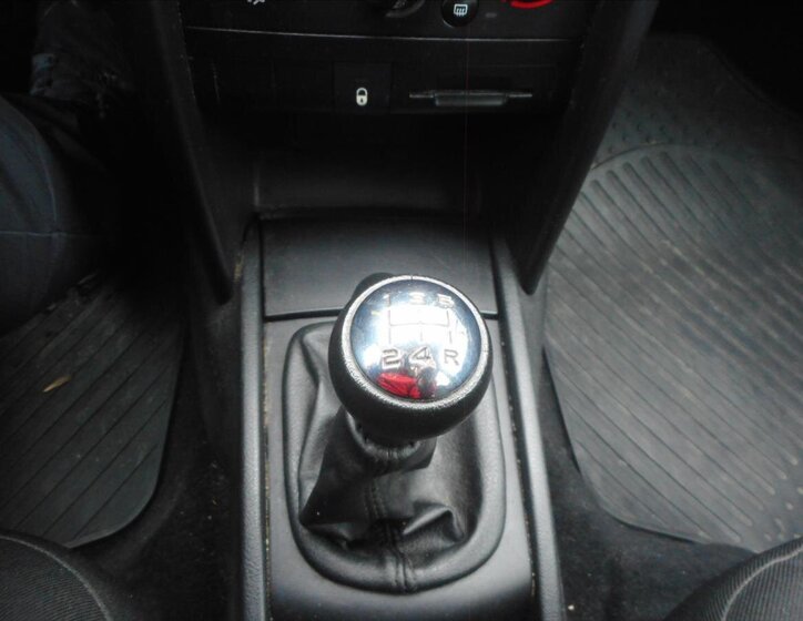 Peugeot 207 Hatchback 1,4 l 54 kw