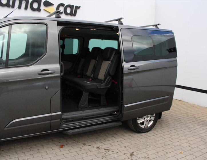 Ford Tourneo Custom 9