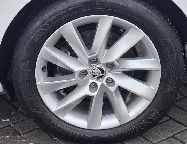 Škoda Superb Kombi 1,5 l 110 kw