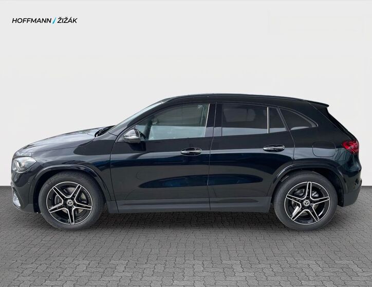 Mercedes-Benz GLA 8