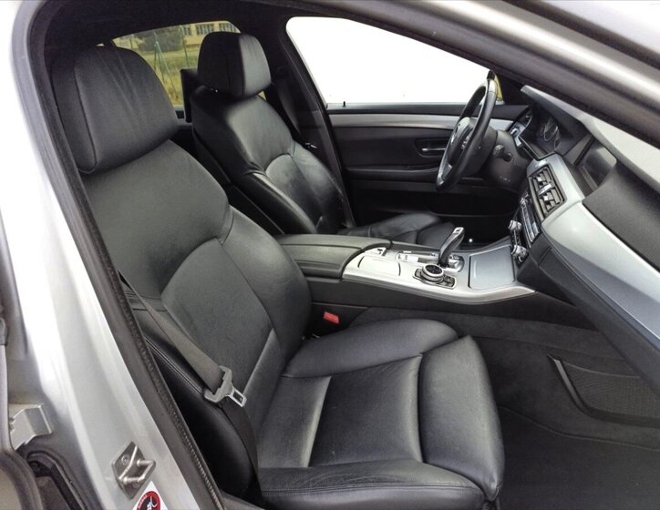 BMW Řada 5 Sedan 3,0 l 180 kw