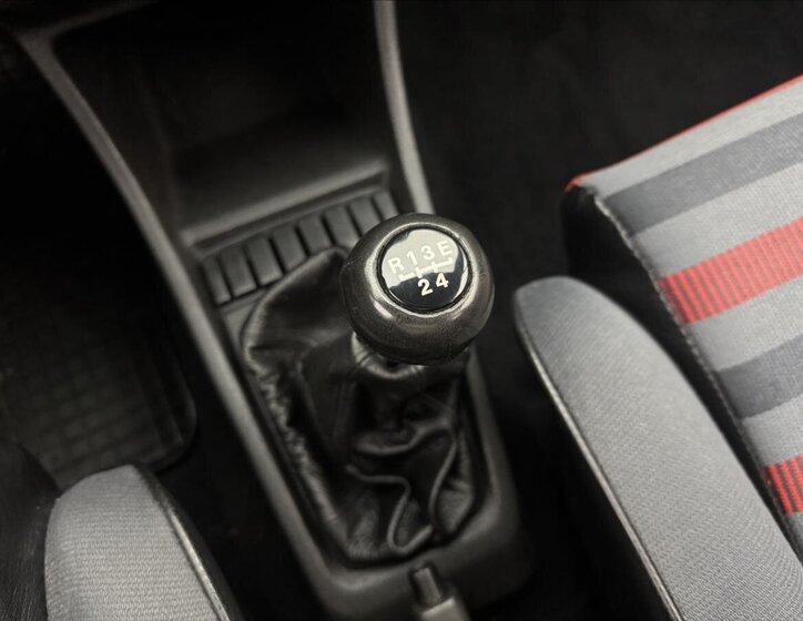 Volkswagen Golf Sedan / Limuzína 1,8 l 79 kw