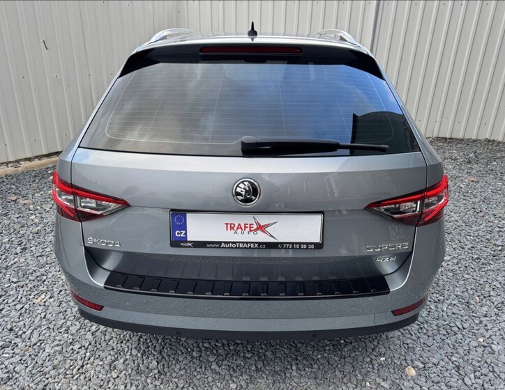 Škoda Superb 11