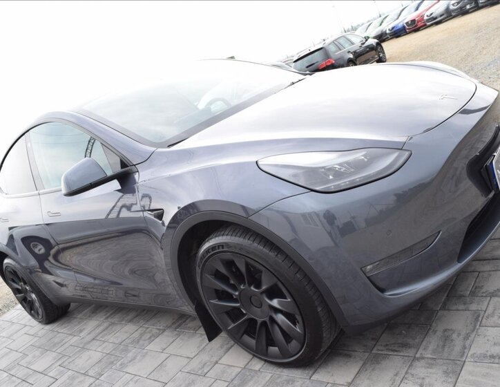 Tesla Model Y SUV / Terénní 0,0 378 kw