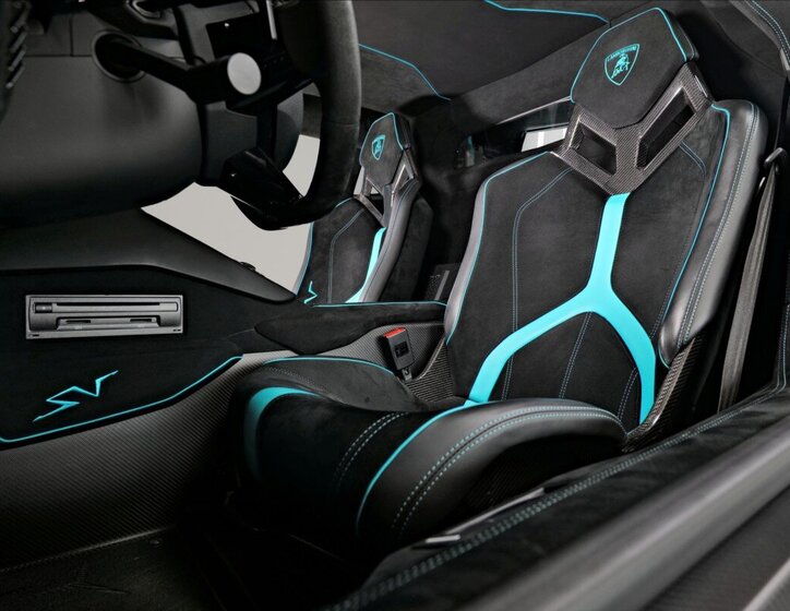 Lamborghini Aventador Kupé 6,5 l 552 kw