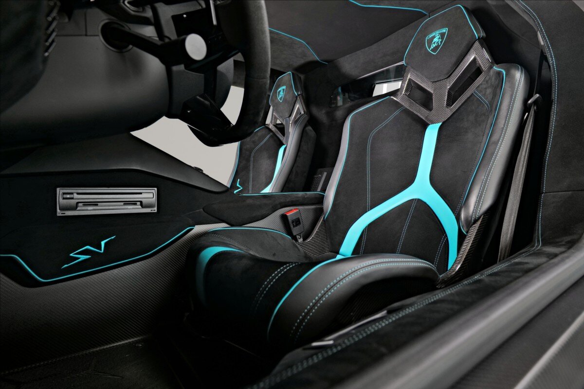 Lamborghini Aventador Kupé 6,5 l 552 kw