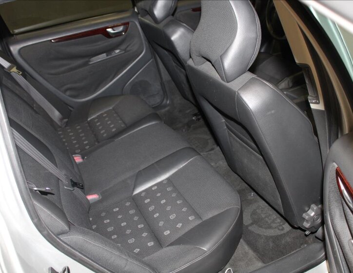 Volvo V70 Kombi 2,4 l 125 kw