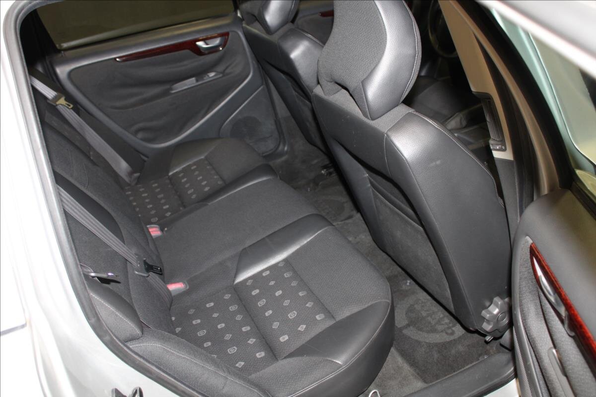 Volvo V70 Kombi 2,4 l 125 kw