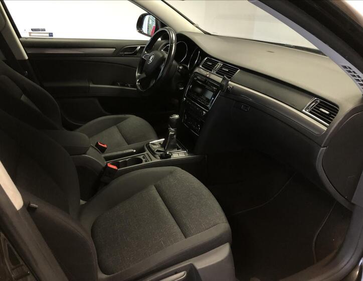 Škoda Superb Hatchback 2,0 l 103 kw