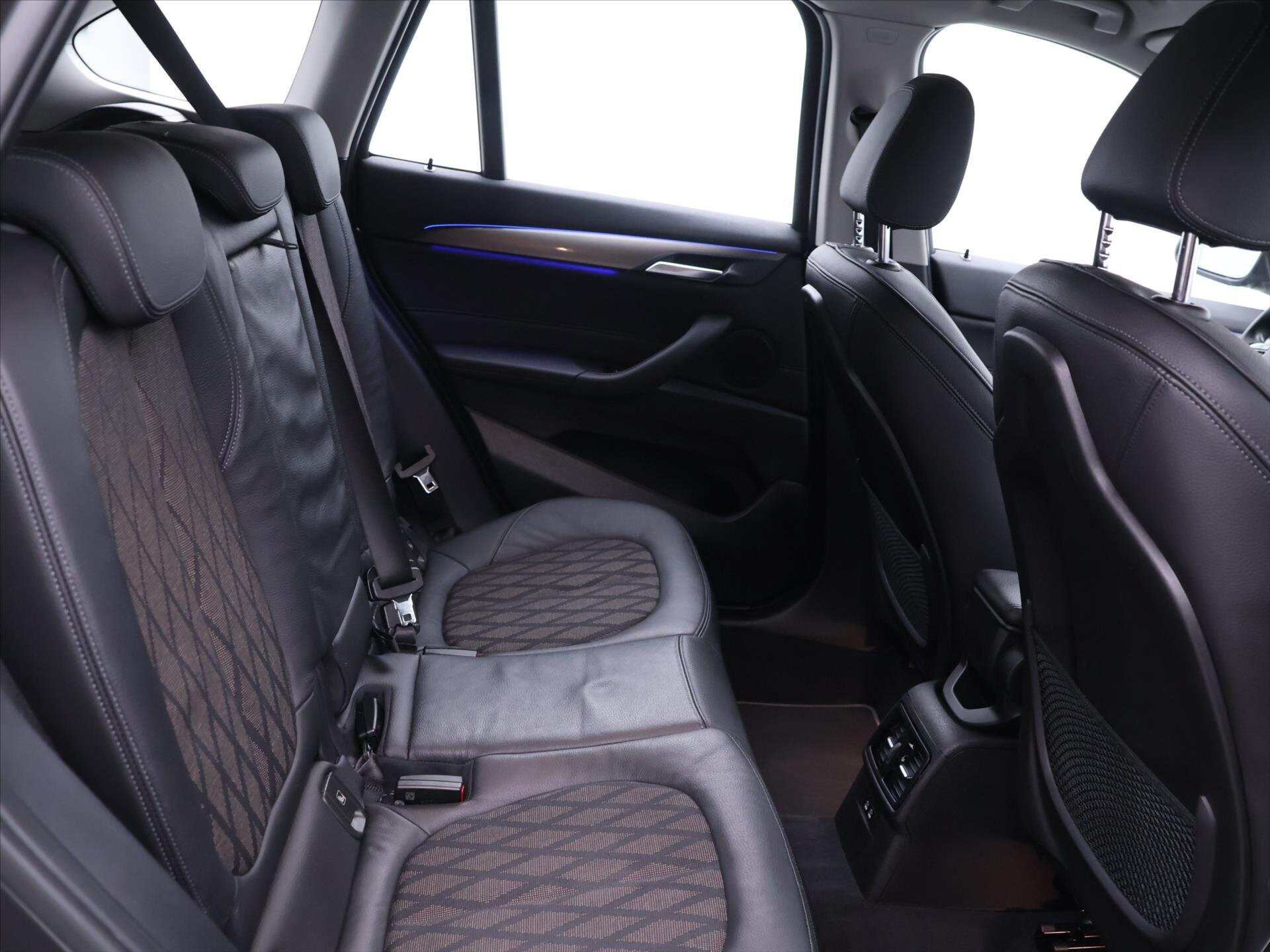 BMW X1 SUV 1,5 l 100 kw