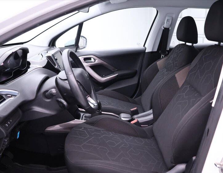 Peugeot 2008 SUV / Terénní 1,2 l 81 kw