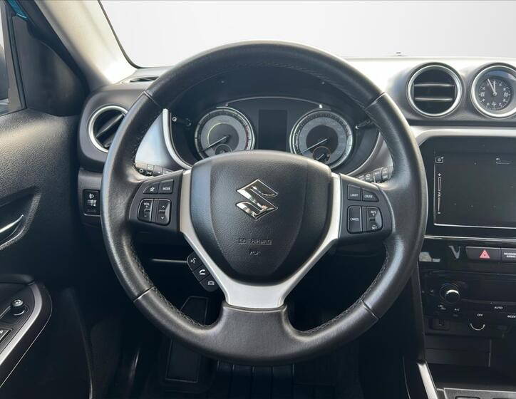 Suzuki Vitara 11