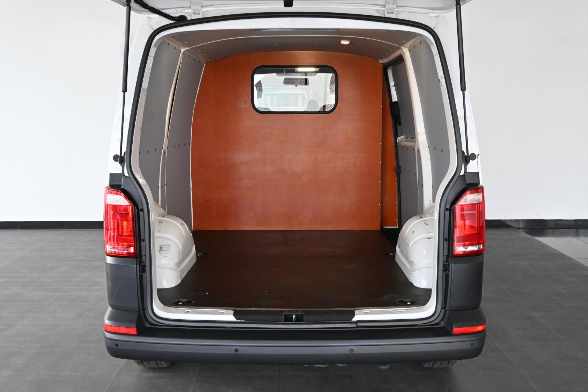 Volkswagen Transporter Skříň 2,0 l 84 kw