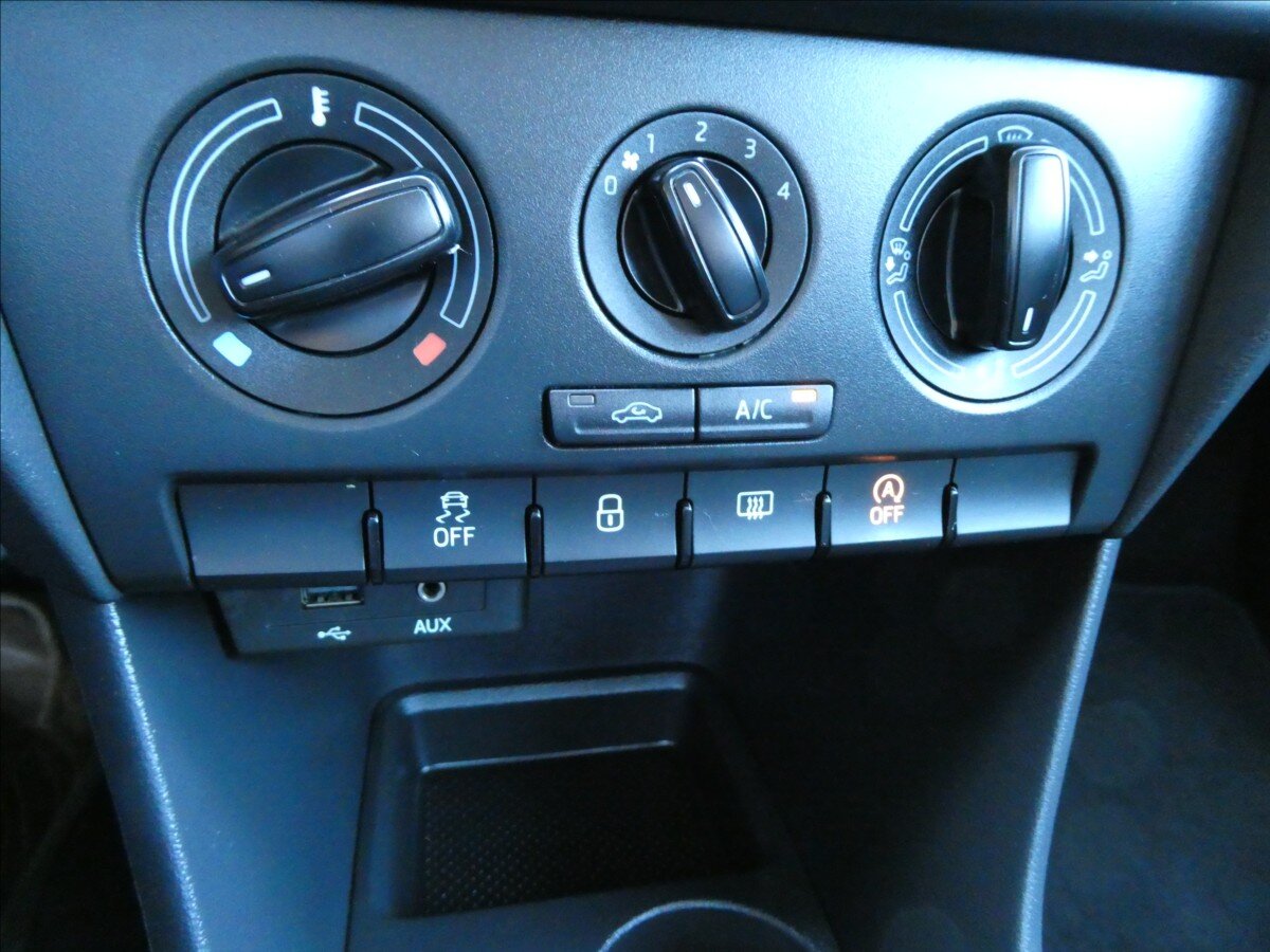 Škoda Rapid Sedan / Limuzína 1,2 l 66 kw