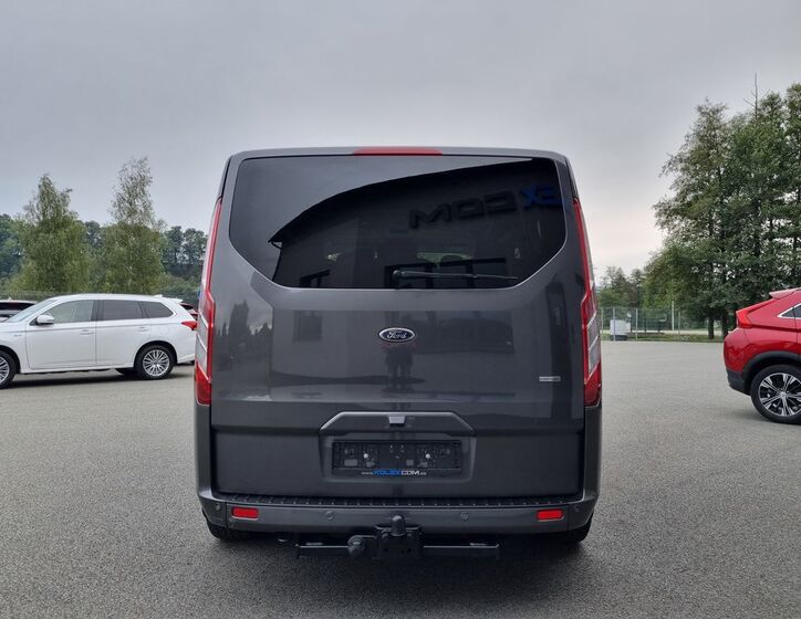 Ford Tourneo Custom 6
