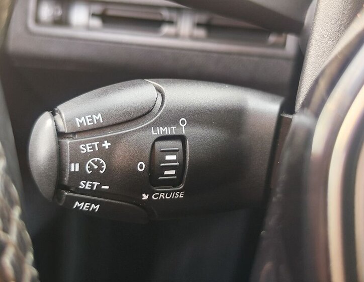 Peugeot 5008 SUV / Terénní 1,2 l 96 kw