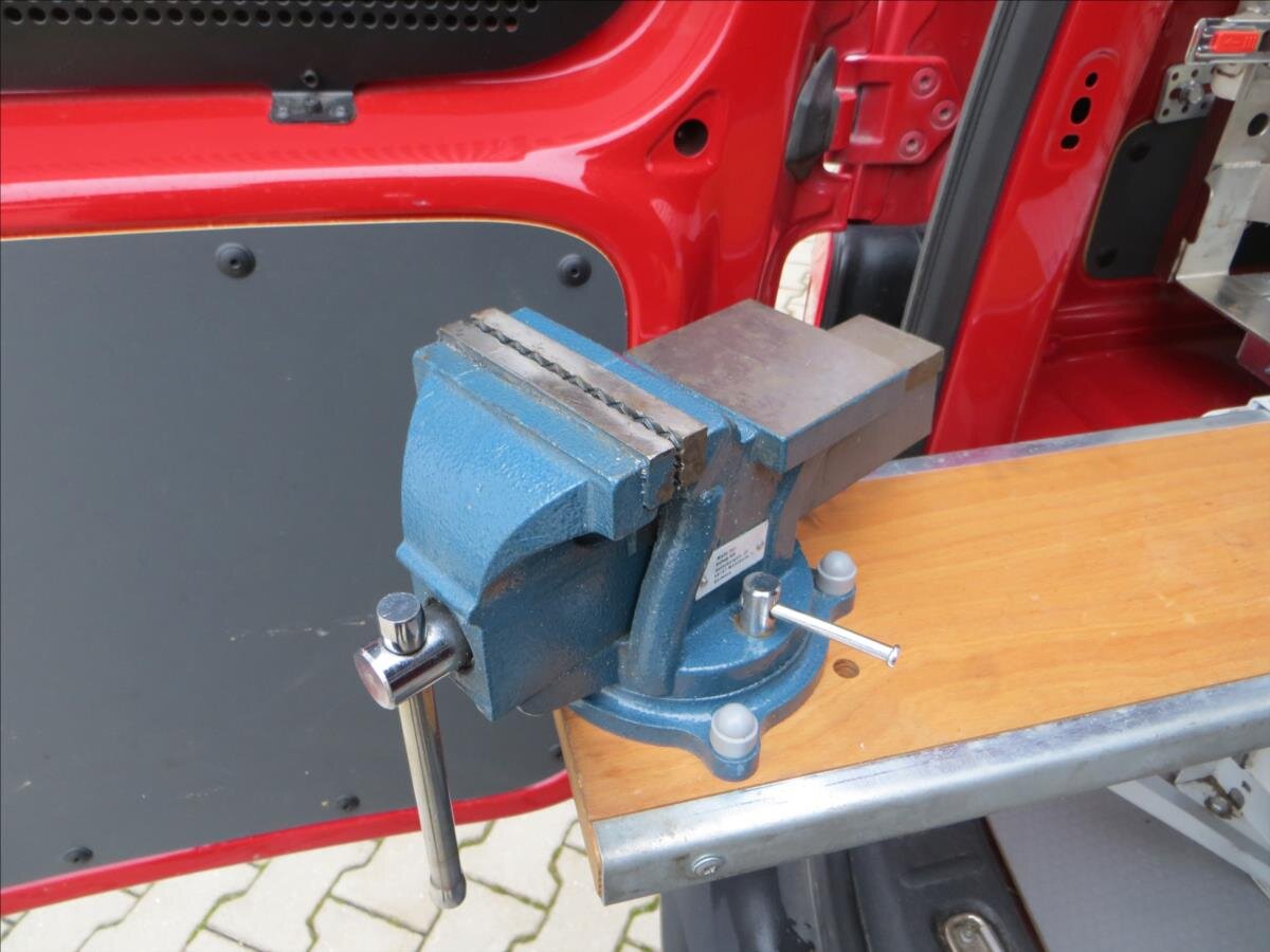 Volkswagen Caddy Skříň 1,4 l 81 kw