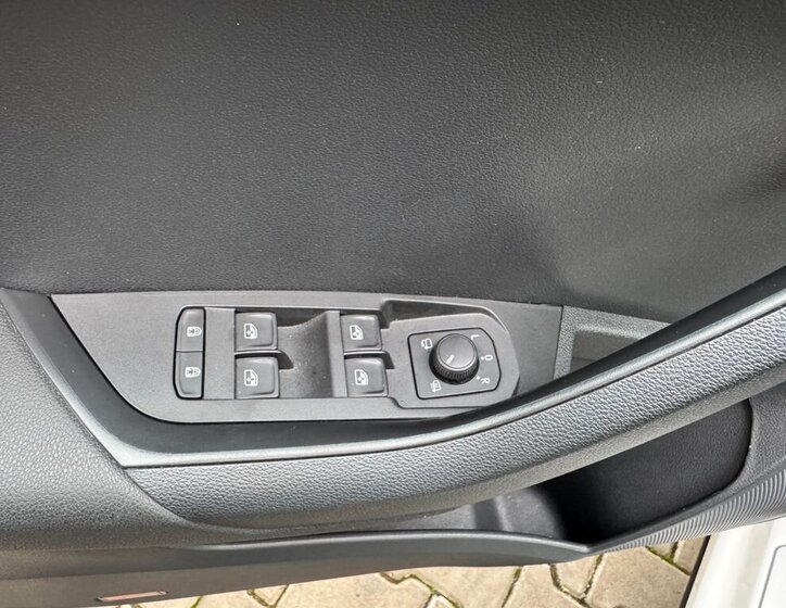 Škoda Karoq SUV 1,5 l 110 kw