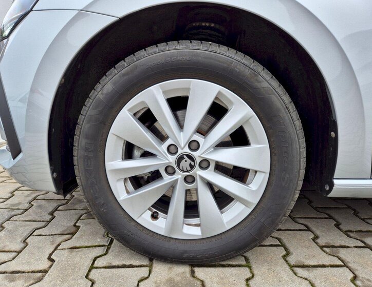 Škoda Scala Hatchback 1,0 l 85 kw