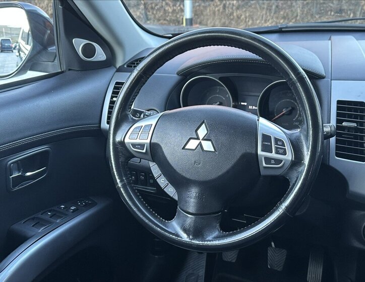 Mitsubishi Outlander SUV / Terénní 2,3 l 130 kw