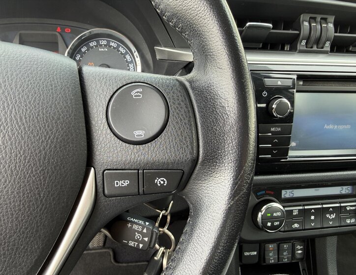 Toyota Corolla Sedan / Limuzína 1,6 l 97 kw