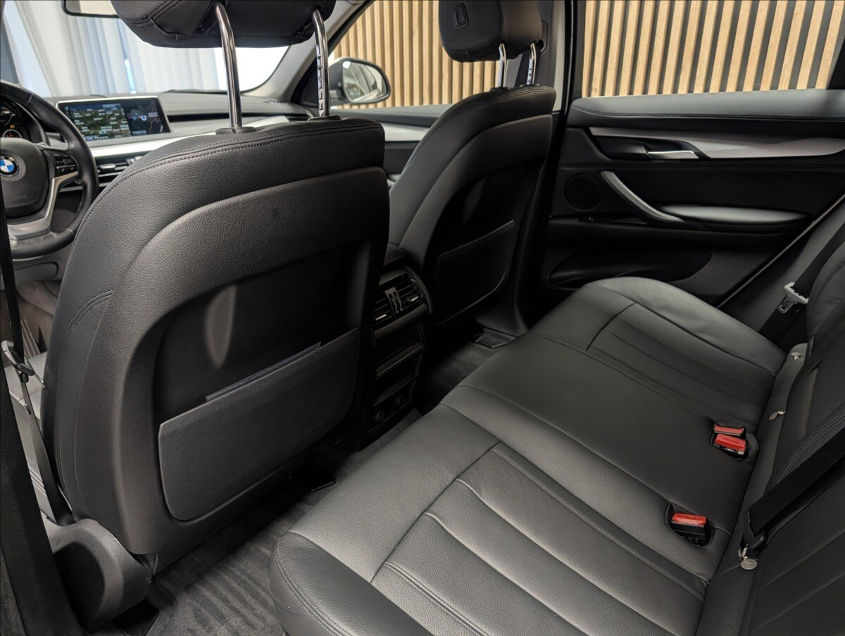 BMW X6 Sedan 3,0 l 190 kw