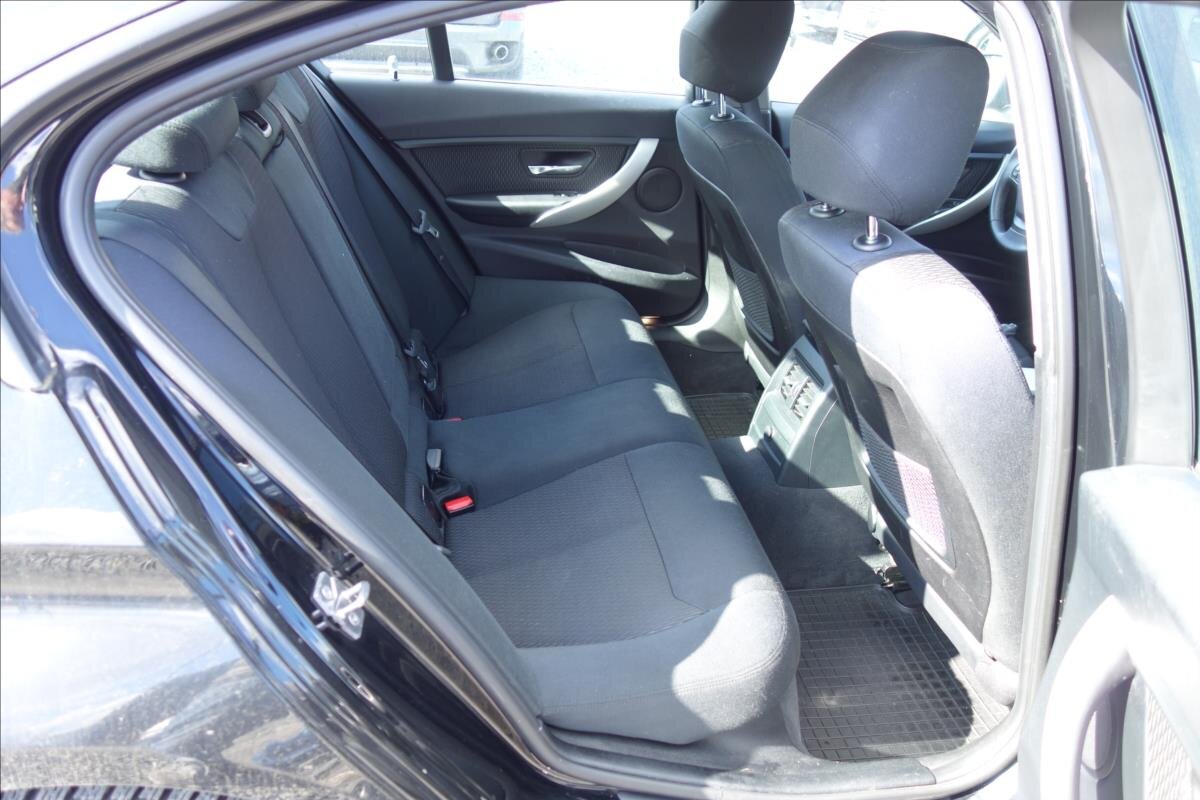BMW Řada 3 Sedan / Limuzína 2,0 l 105 kw