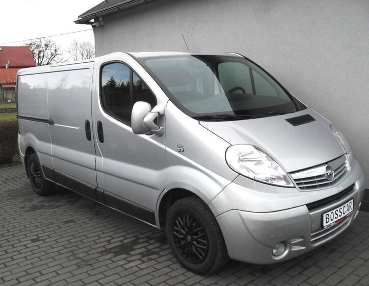 Opel Vivaro 8