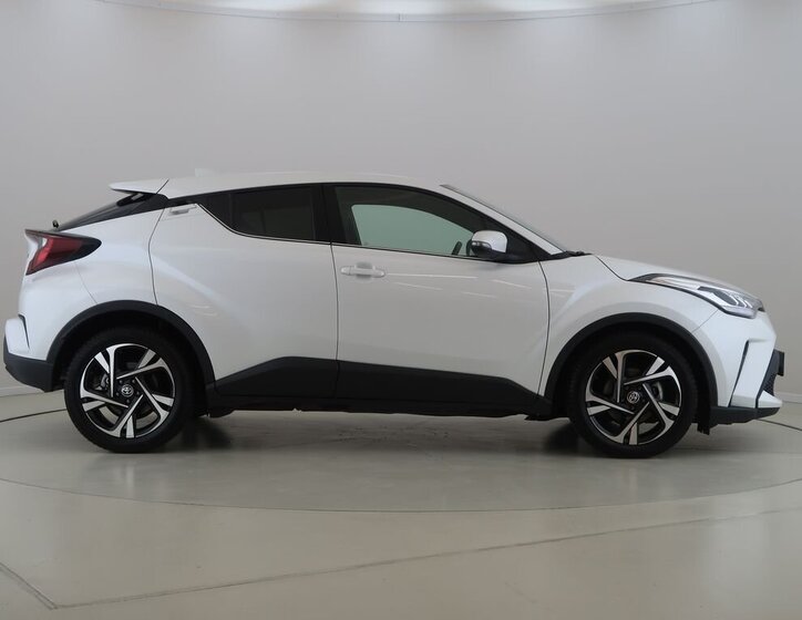 Toyota C-HR SUV / Terénní 1,8 l 72 kw