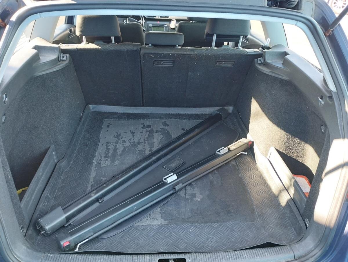 Volkswagen Passat Kombi 2,0 l 103 kw