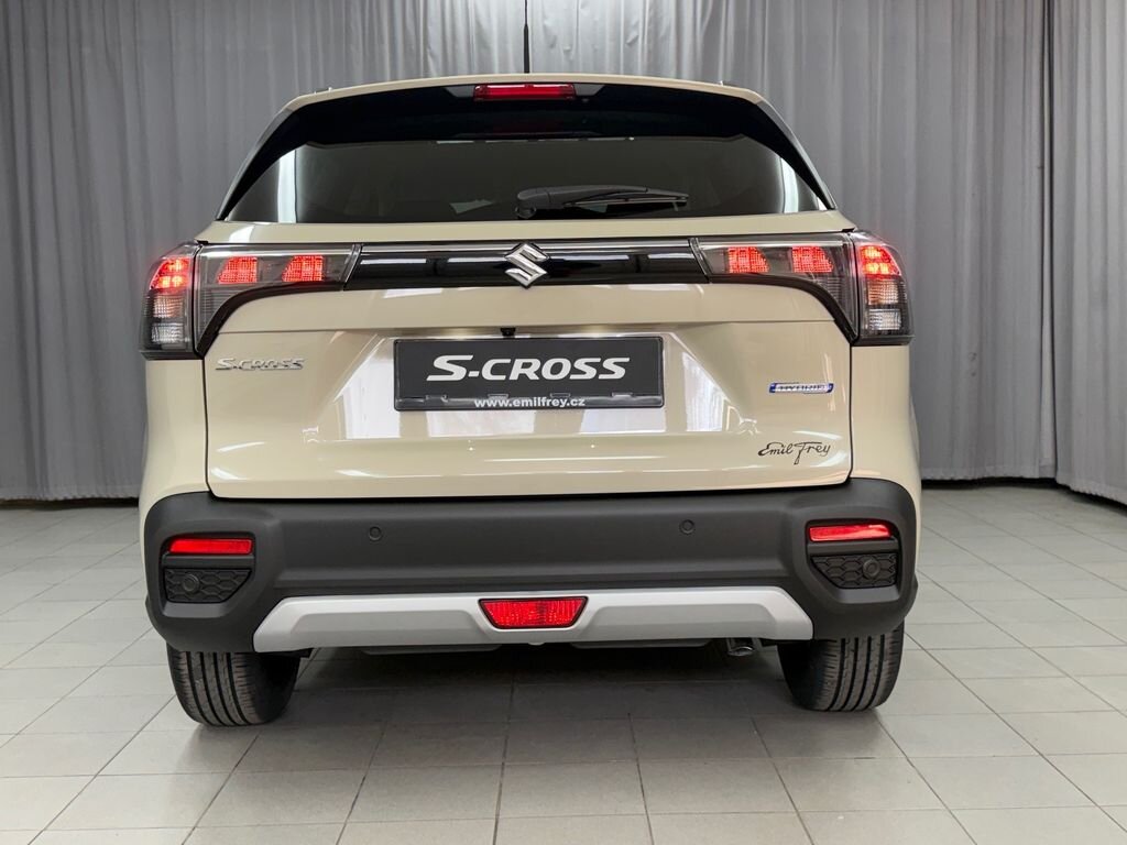 Suzuki S-Cross SUV / Terénní 1,4 l 81 kw