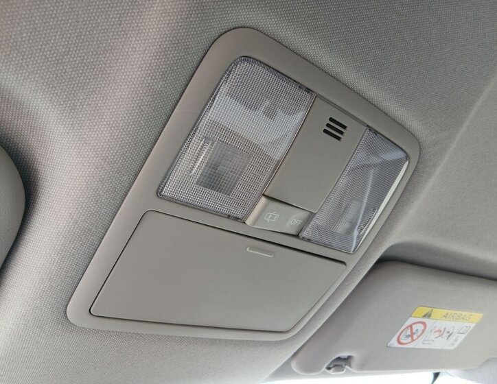 Toyota Corolla Sedan / Limuzína 1,6 l 97 kw