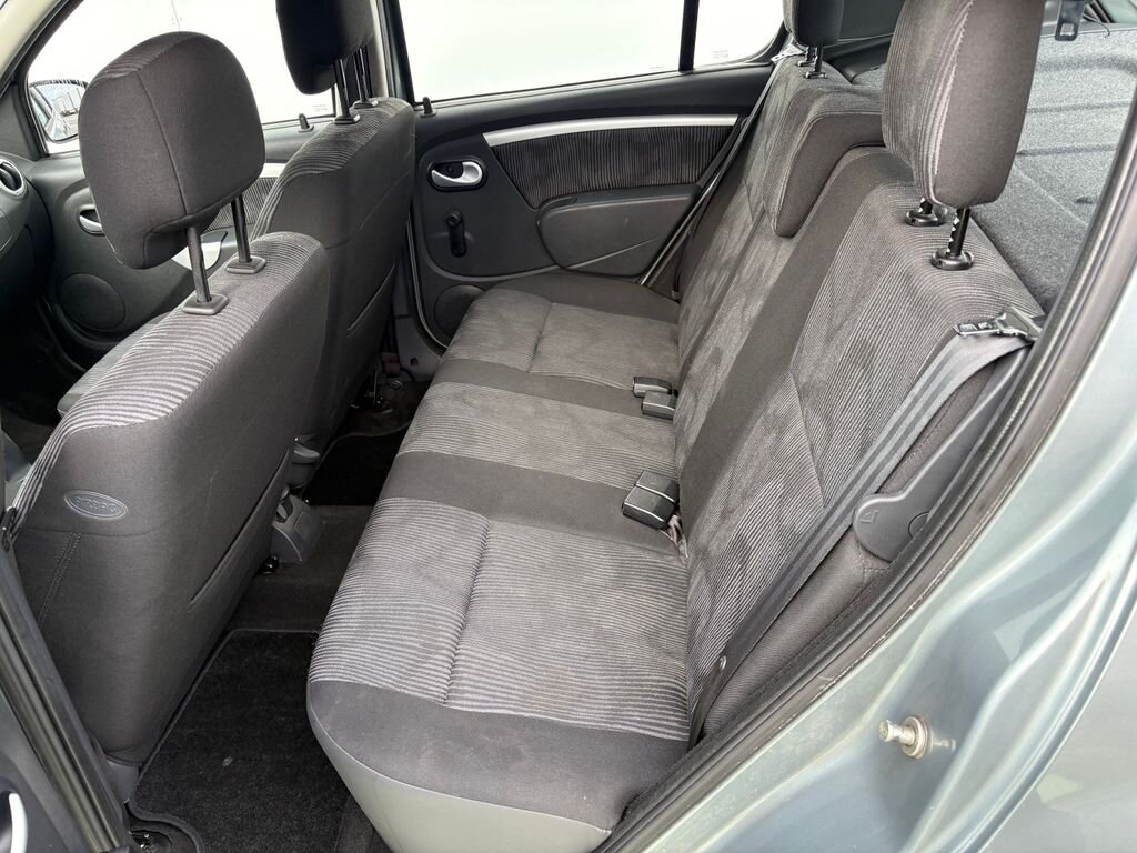 Dacia Sandero Hatchback 1,6 l 64 kw