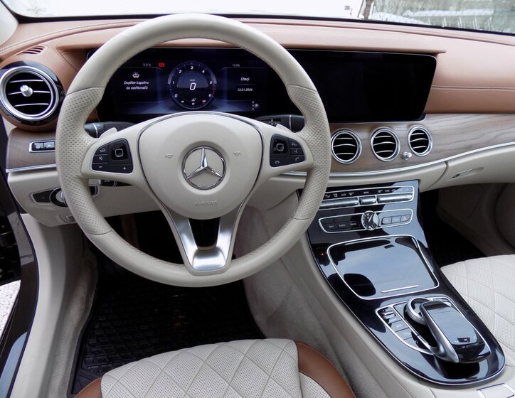 Mercedes-Benz Třídy E Sedan 2,0 l 143 kw