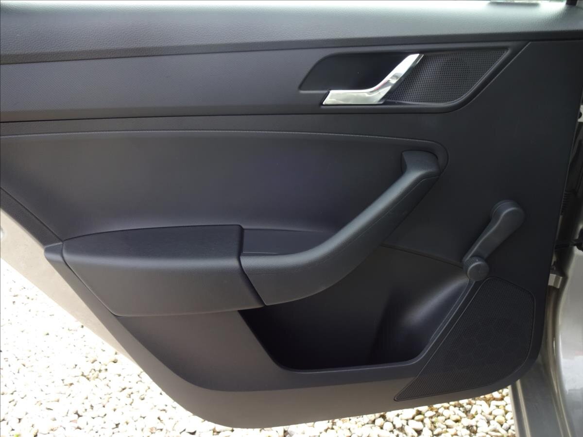 Škoda Rapid Sedan / Limuzína 1,2 l 66 kw