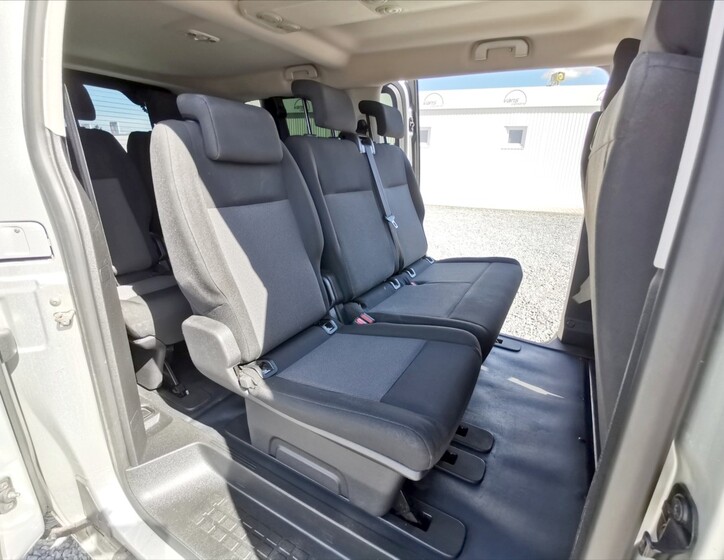 Peugeot Traveller 20