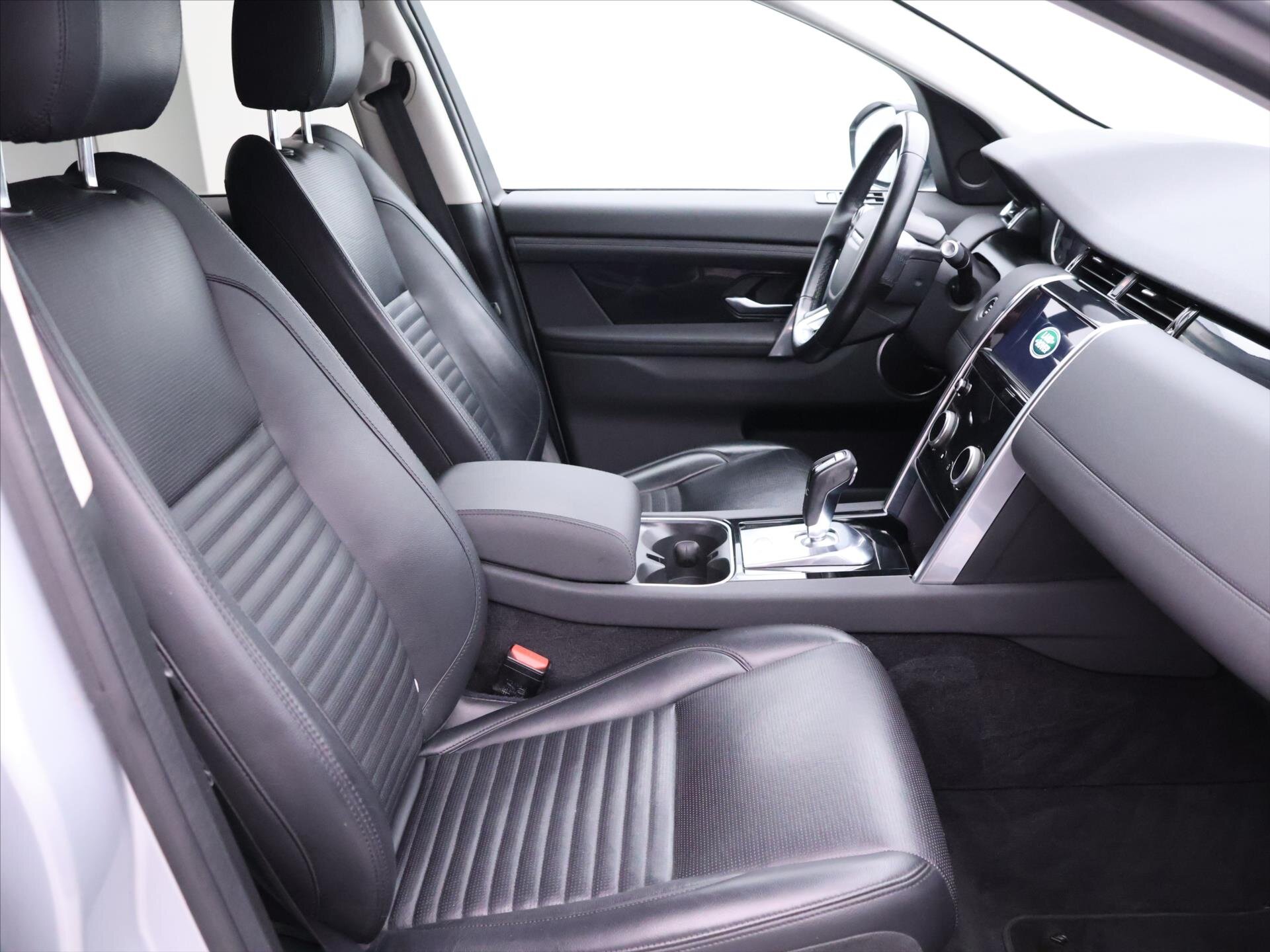 Land Rover Discovery Sport SUV / Terénní 2,0 l 110 kw