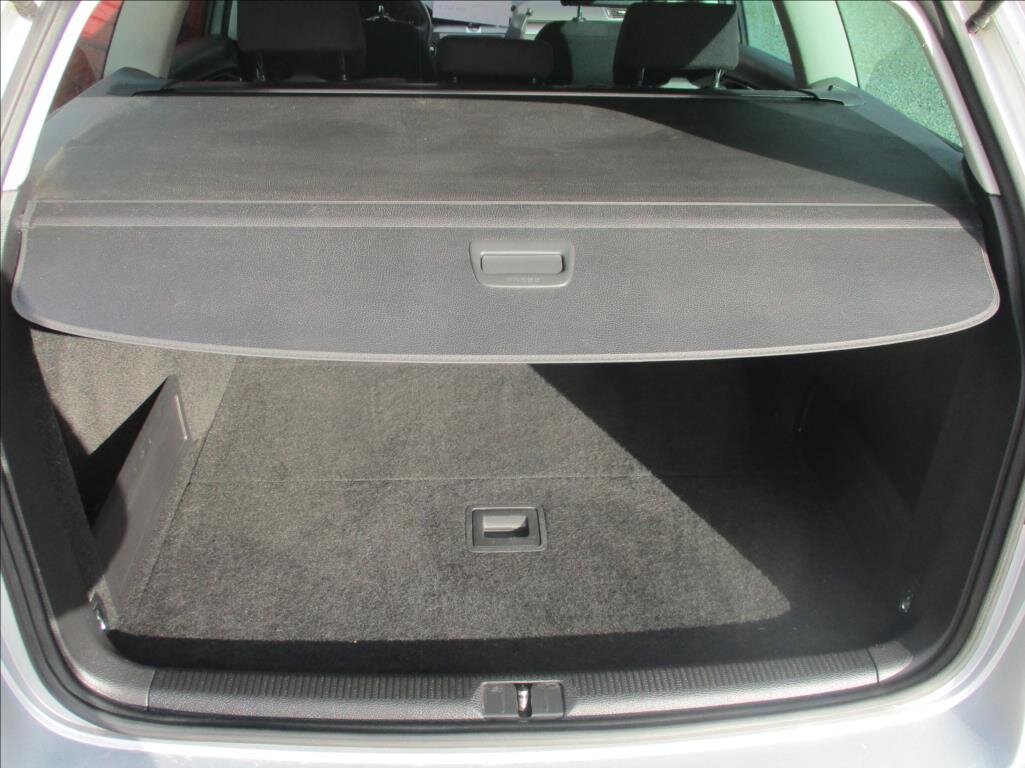 Volkswagen Passat Kombi 1,4 l 90 kw