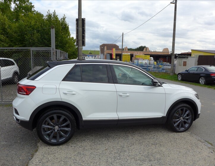 Volkswagen T-Roc 5