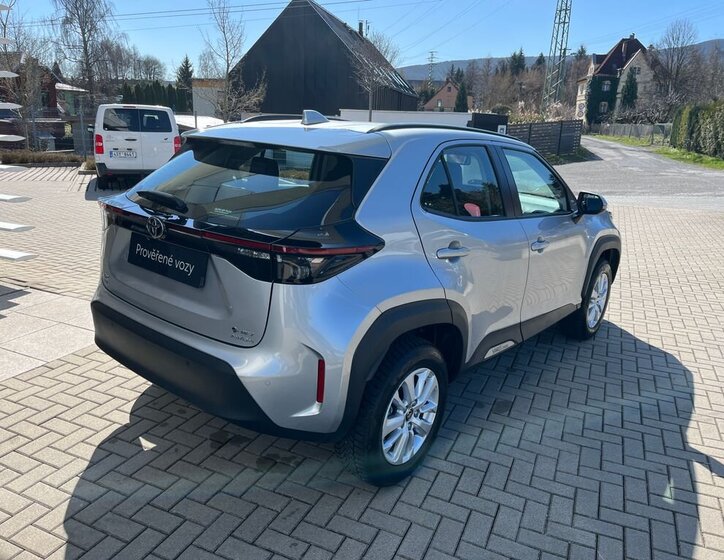 Toyota Yaris Cross SUV / Terénní 1,5 l 68 kw