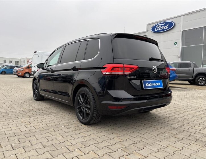 Volkswagen Touran MPV 1,5 l 110 kw